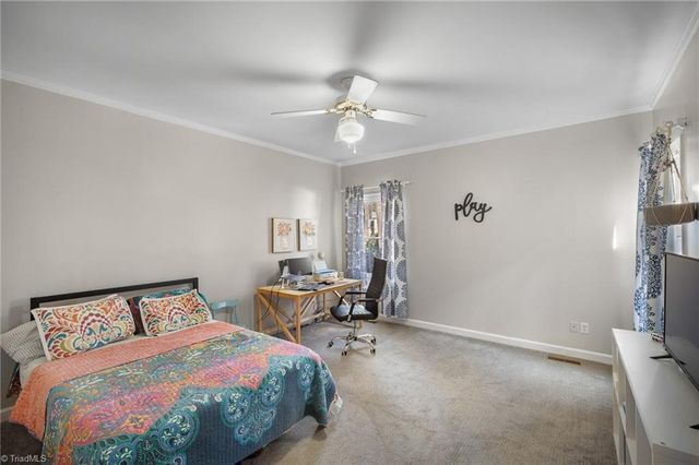 2075 Huntington Woods Drive, Lexington, NC 27295