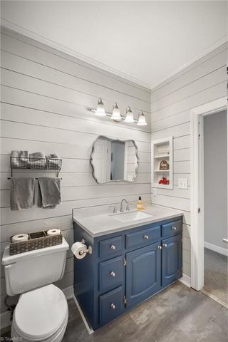 2075 Huntington Woods Drive, Lexington, NC 27295