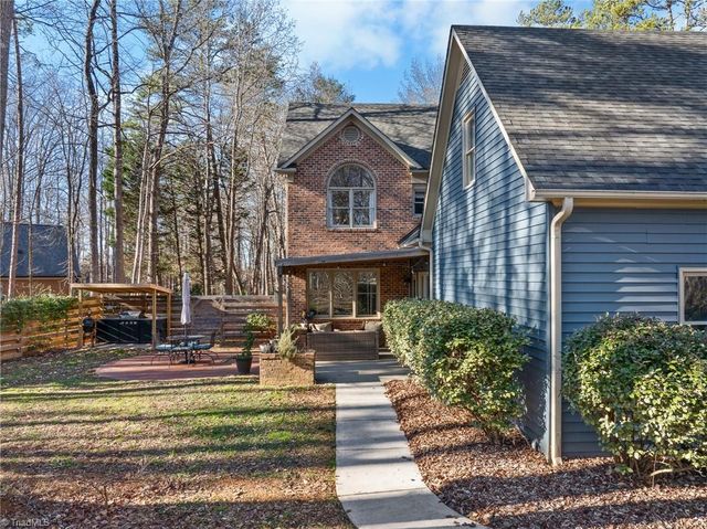 2075 Huntington Woods Drive, Lexington, NC 27295