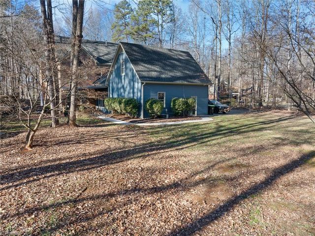 2075 Huntington Woods Drive, Lexington, NC 27295