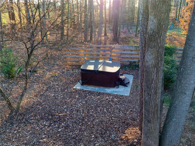 2075 Huntington Woods Drive, Lexington, NC 27295