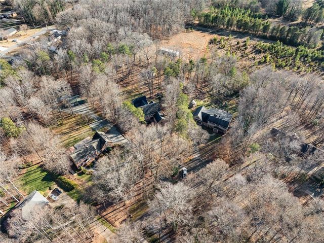 2075 Huntington Woods Drive, Lexington, NC 27295