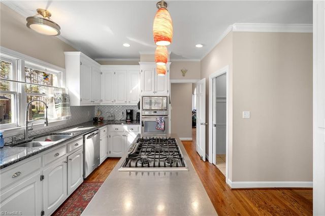 2075 Huntington Woods Drive, Lexington, NC 27295