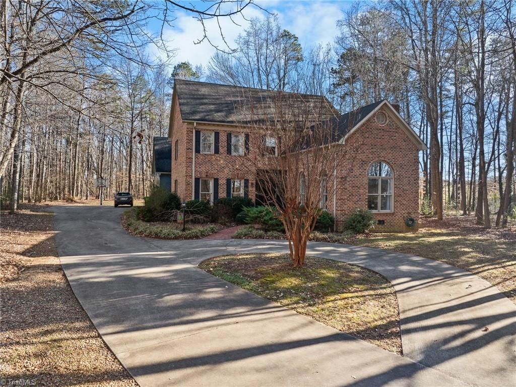 2075 Huntington Woods Drive, Lexington, NC 27295