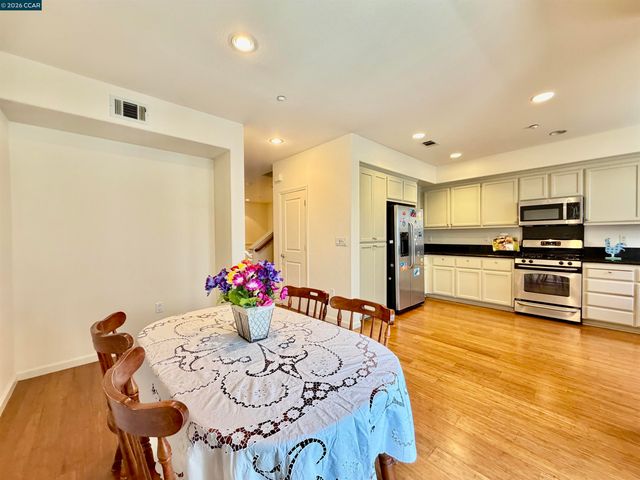 1810 Northshore Dr, Richmond, CA 94804
