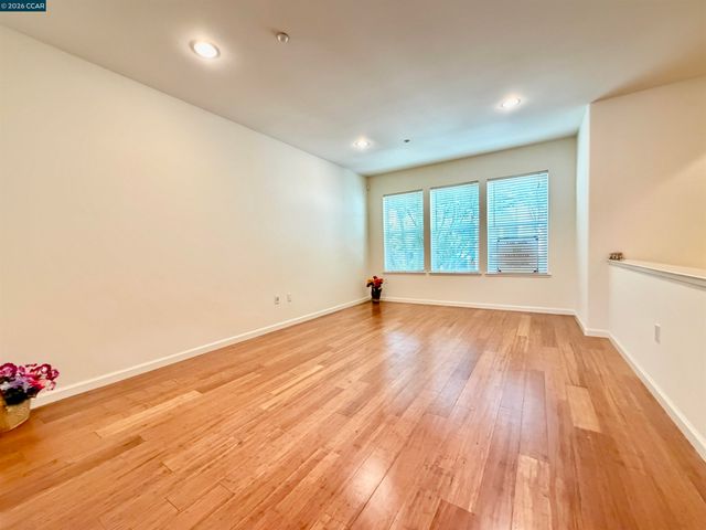 1810 Northshore Dr, Richmond, CA 94804