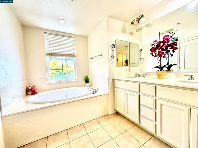 1810 Northshore Dr, Richmond, CA 94804