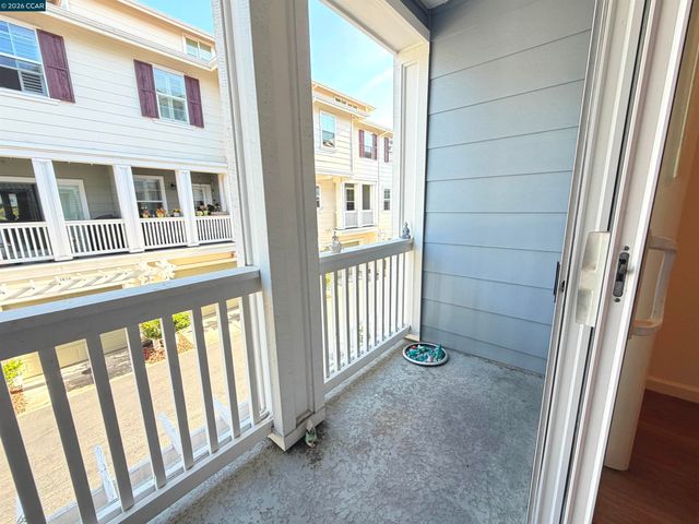 1810 Northshore Dr, Richmond, CA 94804