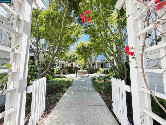 1810 Northshore Dr, Richmond, CA 94804