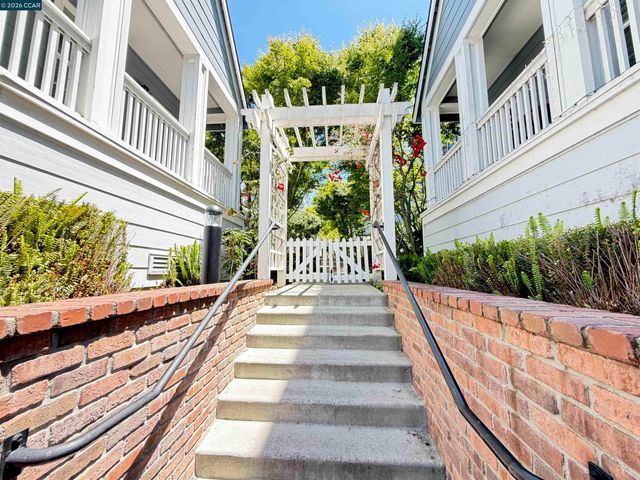 1810 Northshore Dr, Richmond, CA 94804