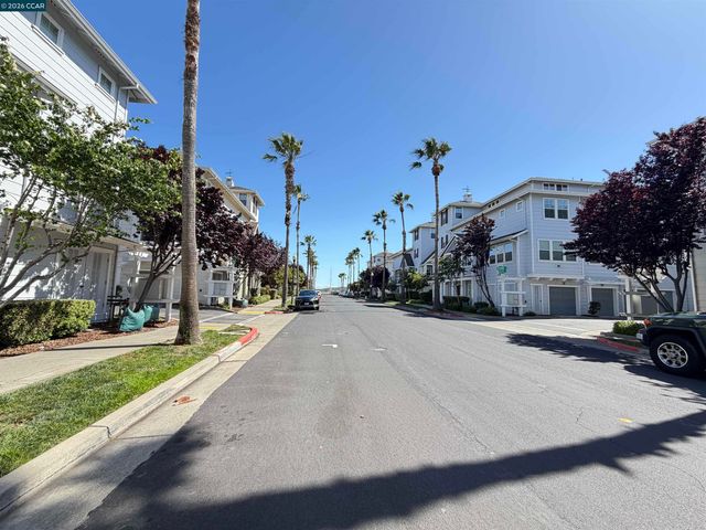 1810 Northshore Dr, Richmond, CA 94804