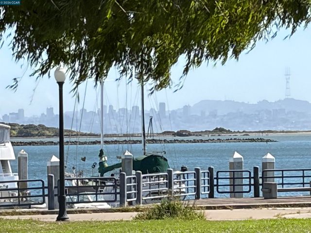 1810 Northshore Dr, Richmond, CA 94804