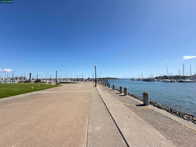 1810 Northshore Dr, Richmond, CA 94804