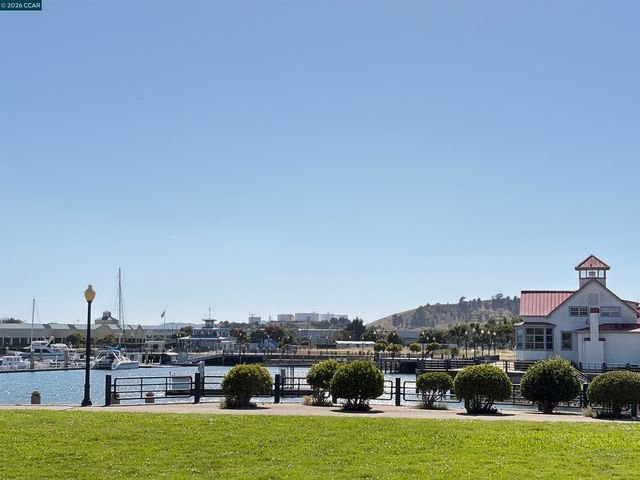 1810 Northshore Dr, Richmond, CA 94804