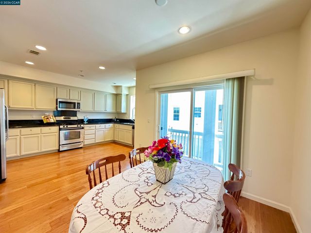 1810 Northshore Dr, Richmond, CA 94804