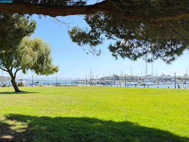 1810 Northshore Dr, Richmond, CA 94804