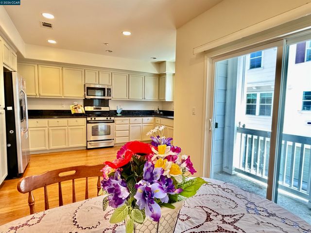 1810 Northshore Dr, Richmond, CA 94804