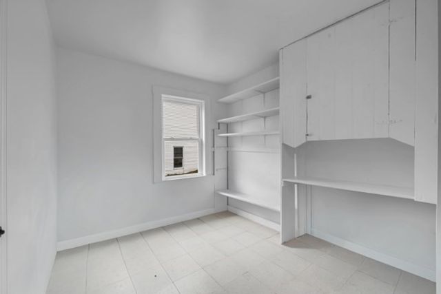 19 Oliver St, Lowell, MA 01954