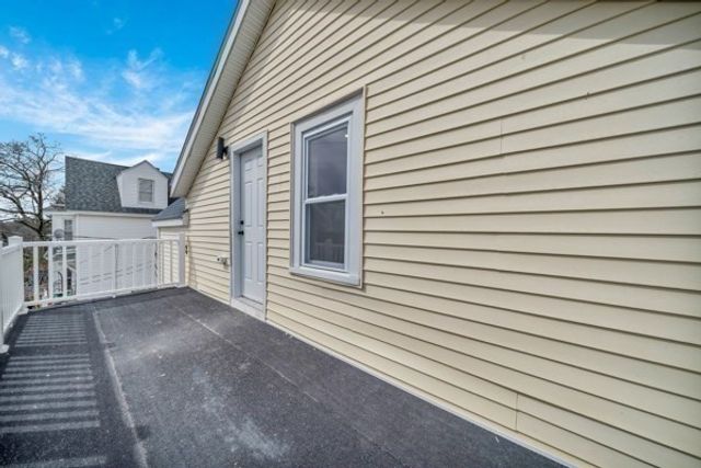19 Oliver St, Lowell, MA 01954