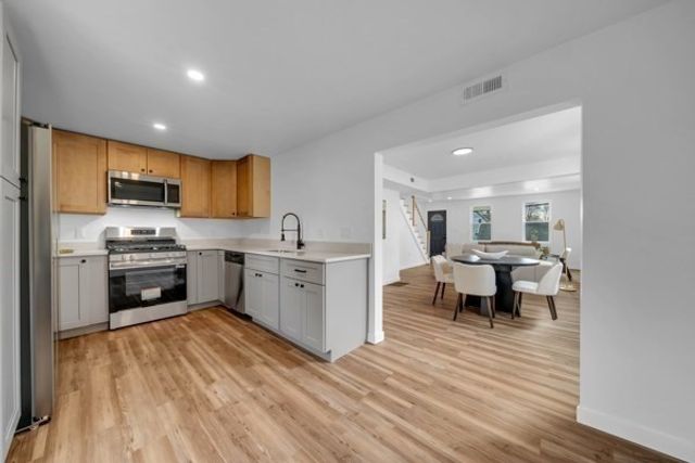 19 Oliver St, Lowell, MA 01954
