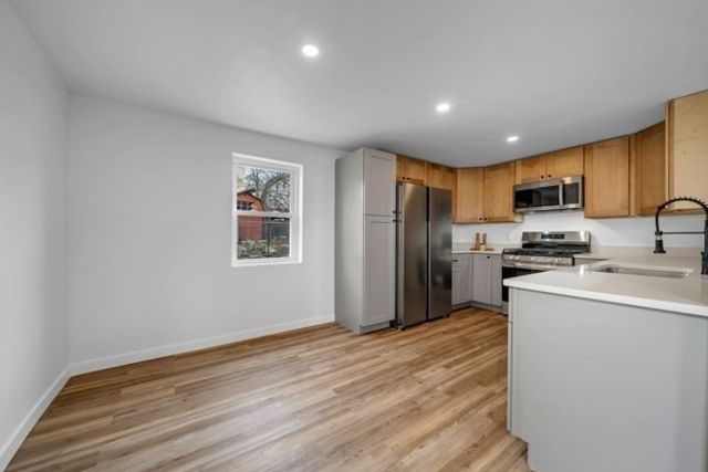 19 Oliver St, Lowell, MA 01954