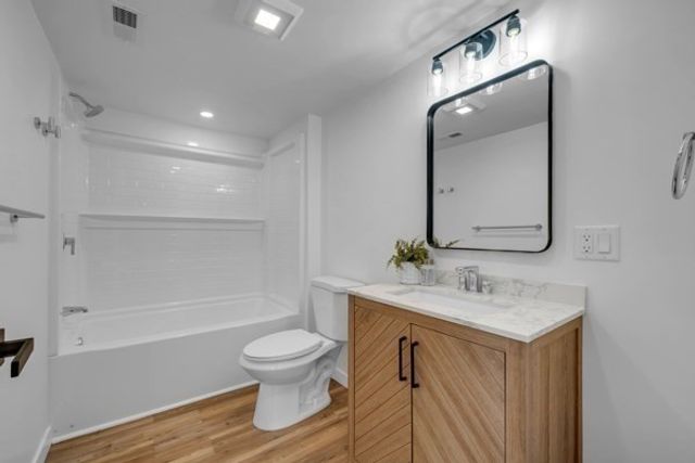 19 Oliver St, Lowell, MA 01954