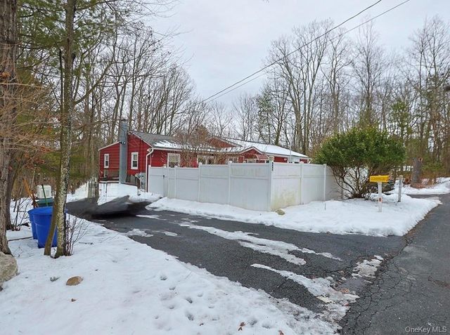 27 Elm Road N, Wurtsboro, NY 12790