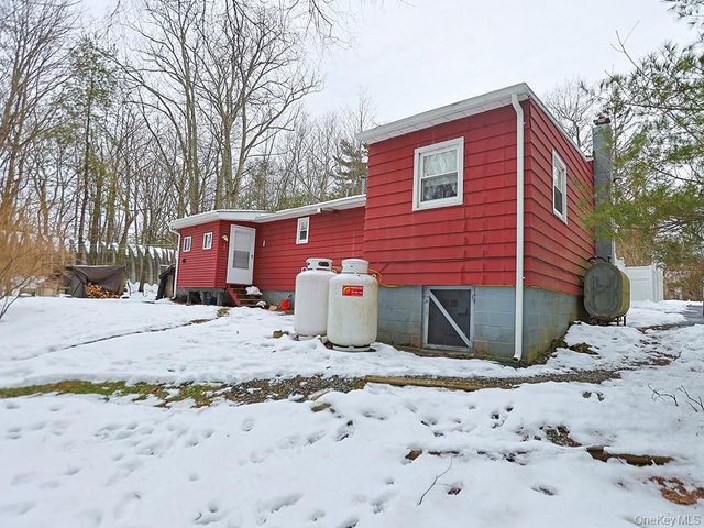 27 Elm Road N, Wurtsboro, NY 12790