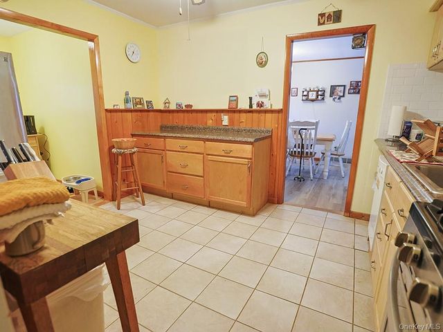 27 Elm Road N, Wurtsboro, NY 12790