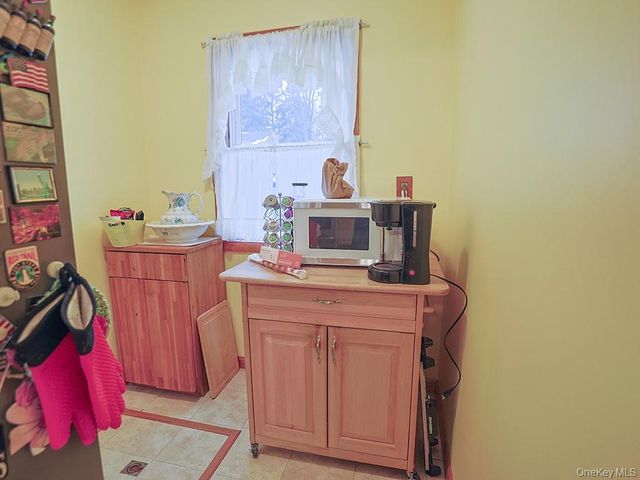 27 Elm Road N, Wurtsboro, NY 12790