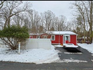 27 Elm Road N, Wurtsboro, NY 12790