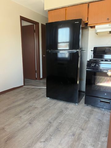 7831 roberts Road 3, Bridgeview, IL 60455
