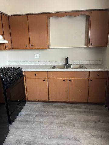 7831 roberts Road 3, Bridgeview, IL 60455