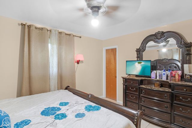 157 E Hill Valley Drive, Indianapolis, IN 46227