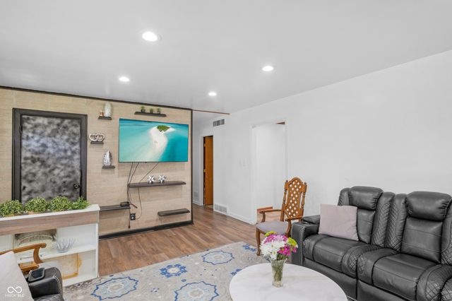 157 E Hill Valley Drive, Indianapolis, IN 46227