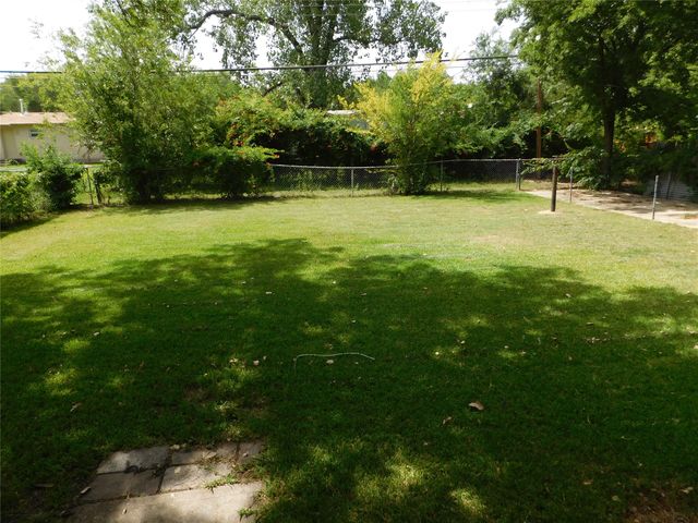 1529 Longview Street, Mesquite, TX 75149