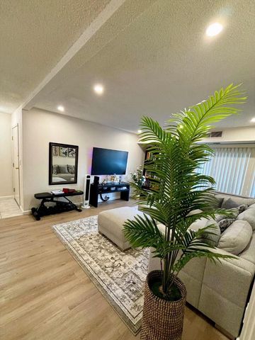 275 Tradewinds Drive 10, San Jose, CA 95123