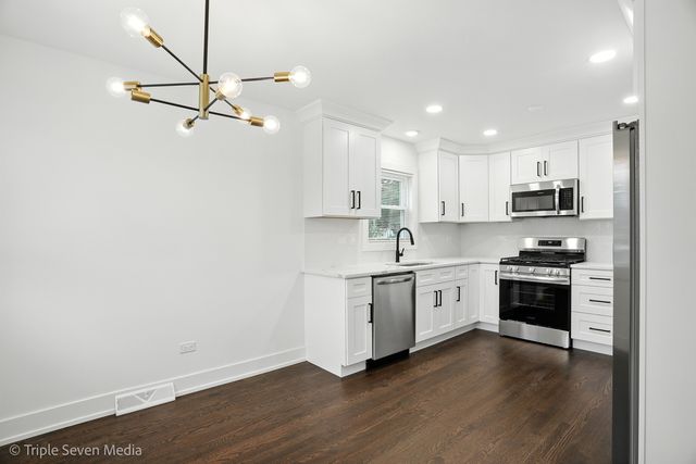 7707 Linder Avenue, Burbank, IL 60459