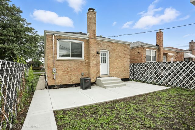 7707 Linder Avenue, Burbank, IL 60459