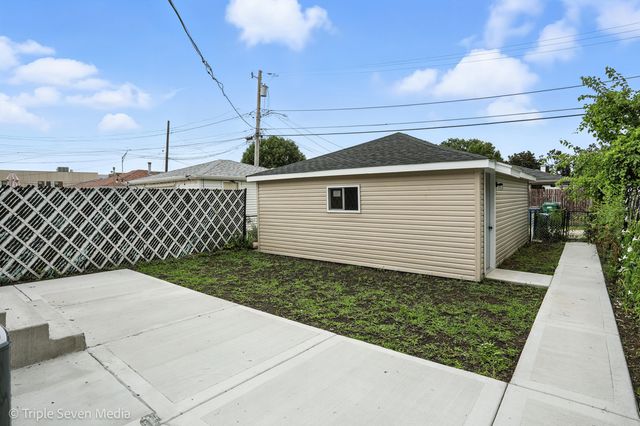 7707 Linder Avenue, Burbank, IL 60459