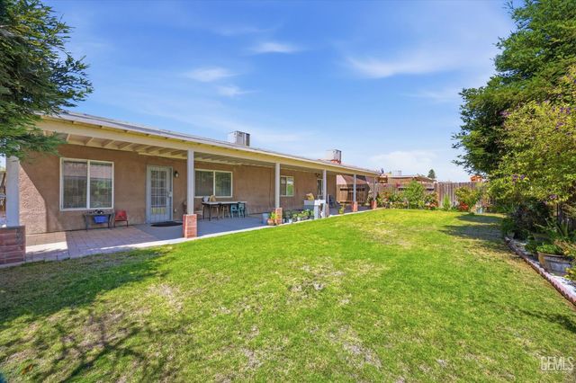 5015 Mar Grande Dr, Bakersfield, CA 93307