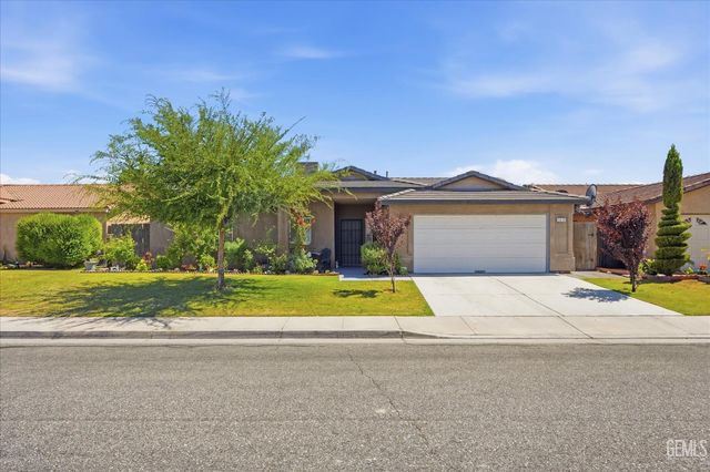 5015 Mar Grande Dr, Bakersfield, CA 93307