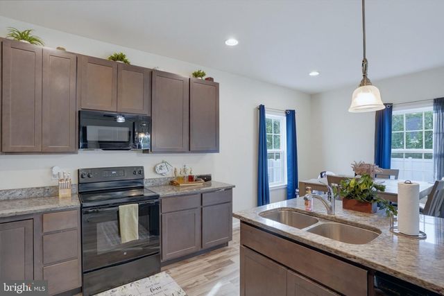 35 SCHOOLVIEW LN, Camden-wyoming, DE 19934
