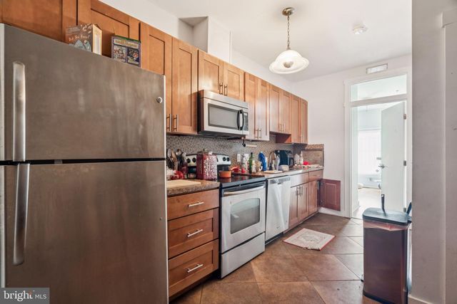 1735 W MONTGOMERY AVE, Philadelphia, PA 19121