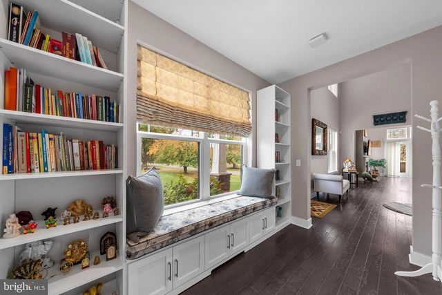 36 DOGLEG LN, Lawrence Township, NJ 08648