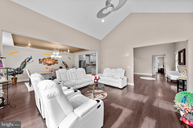 36 DOGLEG LN, Lawrence Township, NJ 08648