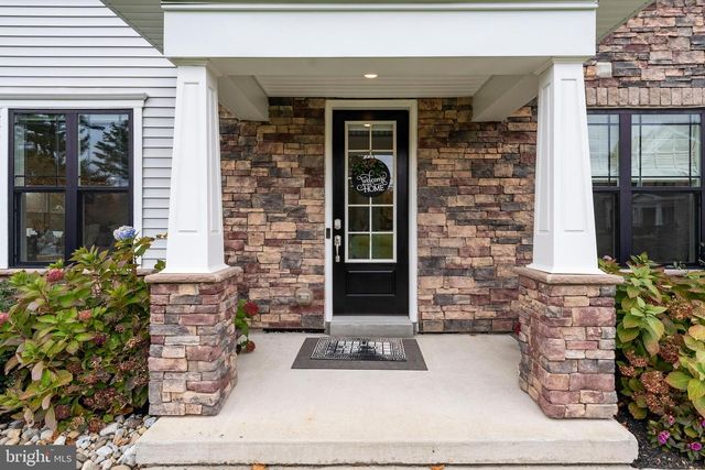 36 DOGLEG LN, Lawrence Township, NJ 08648