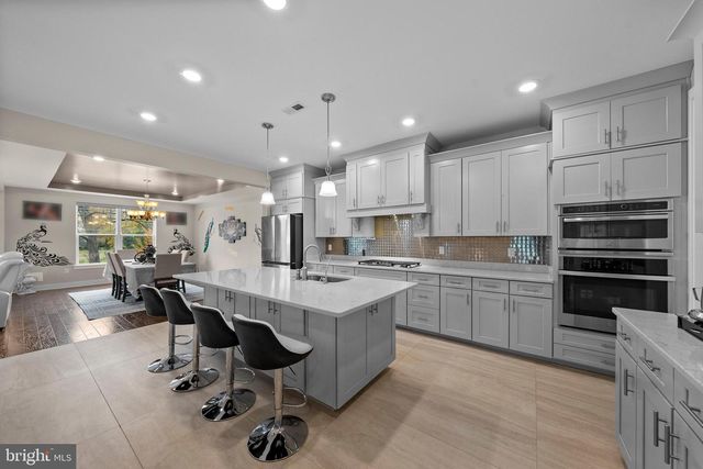 36 DOGLEG LN, Lawrence Township, NJ 08648