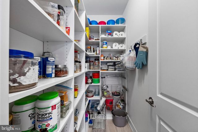 36 DOGLEG LN, Lawrence Township, NJ 08648