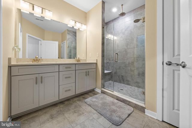 36 DOGLEG LN, Lawrence Township, NJ 08648